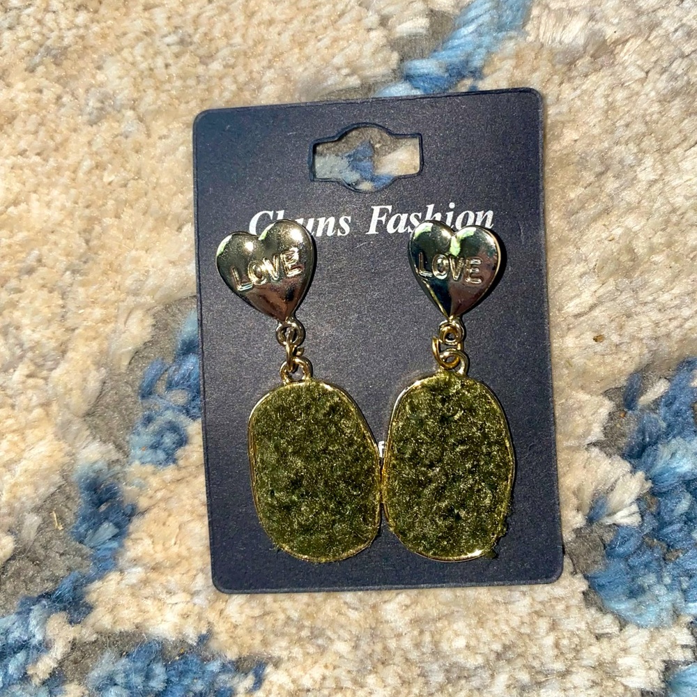 Chuns Fashion Heart Dangle Earrings